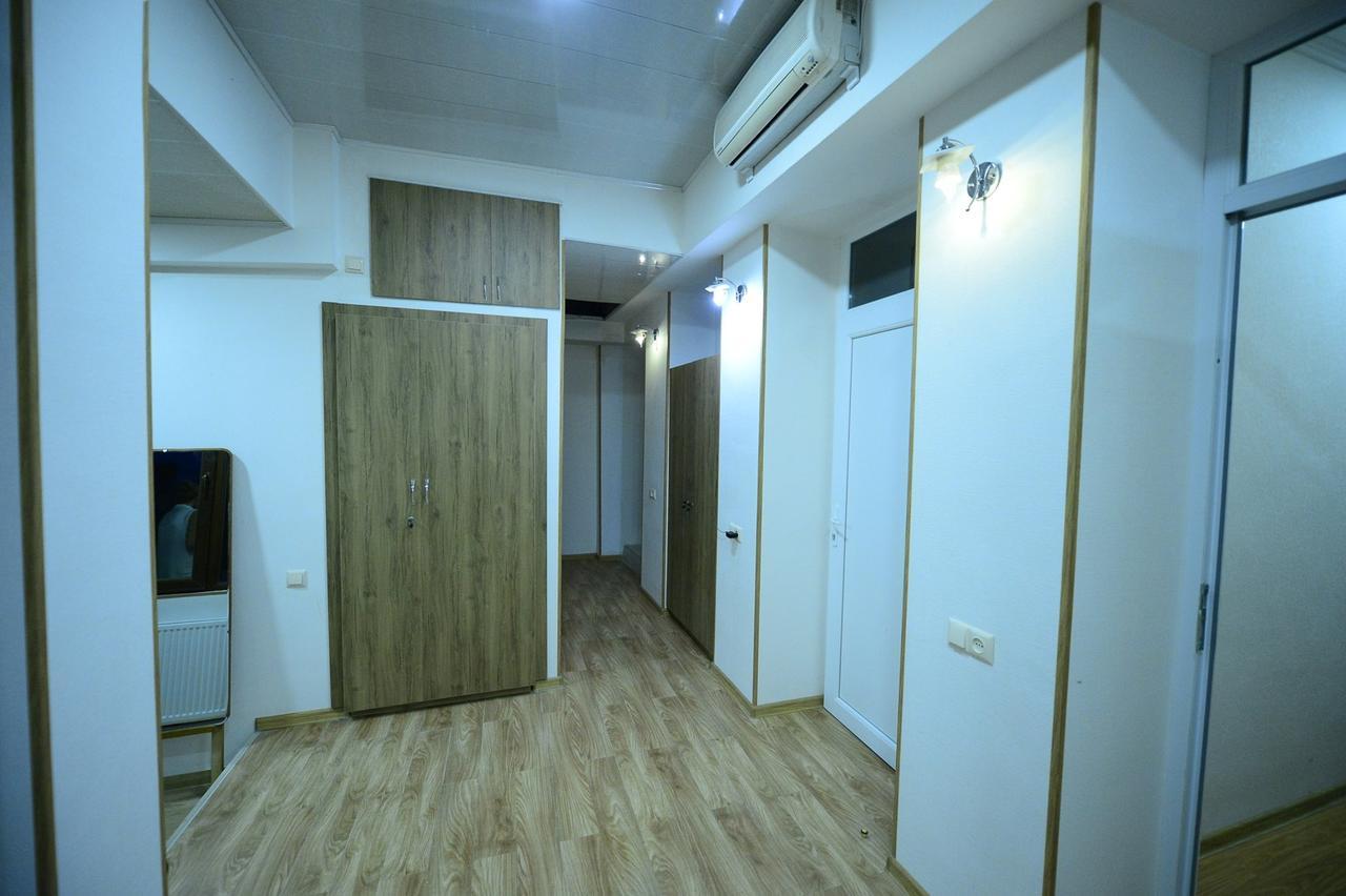 Hostel 17 Only For Men Tbilisi Ngoại thất bức ảnh